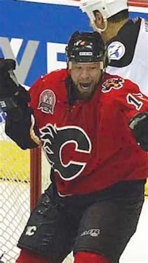 22K views · 236 reactions | Mike Commodore shares a story of when he first introduced his dad to Chris Simon. #dod #hockeyfight | hockeyfights.com | Facebook