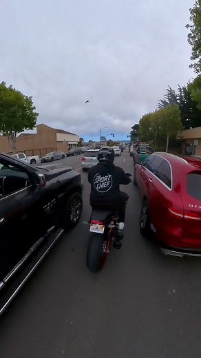 Lane filtering isn’t just about riders getting ahead, it actually makes traffic safer and smoother for everyone. When a motorcycle filters through heavy traffic, that’s one less vehicle sitting in the lane between cars. At the next light, we’re not blocking anyone; we’re out front and clear, which means intersections empty quicker and cars move forward faster. It also reduces one of the biggest dangers riders face: getting rear-ended while stuck in stop-and-go traffic. Filtering helps cut conges