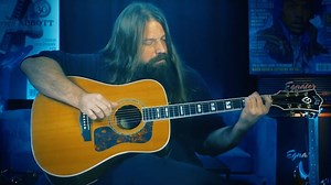 Behold Mark Morton's impeccable fingerstyle technique in this enrapturing playthrough of The Fight