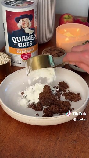 Delicious Oatmeal Topped Apple Crisp Recipe for Fall