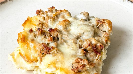 Szaftos, darált húsos rakott krumpli: krémes besamellel rétegezzük