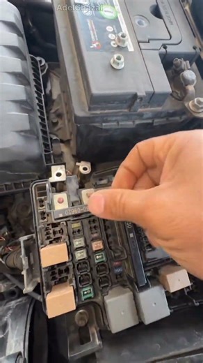 Fuse box repair 👍 #auto #tecnician #shortvideo #mechanic #carsensor #election #mechaniclife