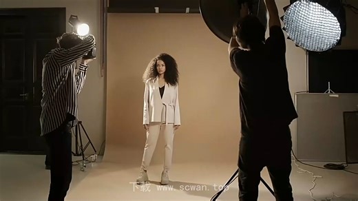 FCPX插件：12种4K发光变焦模糊缩放转场过渡 Zoom Blur Transitions