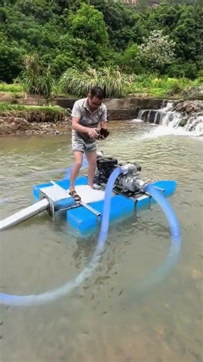 Working that dredge nozzle blaster💦#goldmining #golddredging