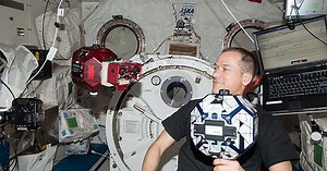 NASA's goggle-eyed SPHERE robots create 3D maps on the fly