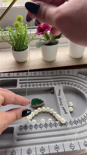 DIY Pearl Bracelet Making: Step-by-Step Tutorial