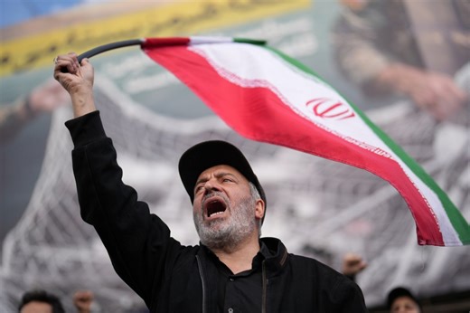 Ceasefire is threatened as Israel expands Lebanon strikes and Iran closes strait again