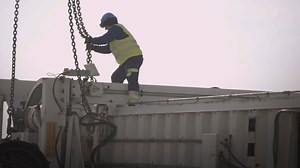 Bridge to a new life 🌟 After the inaugural of our triple boarding bridge in 2018, our other 21 old passenger boarding bridges at pier B will now be replaced. And the good news is: they’ll get a 2nd life after Brussels Airport. Bridges or parts thereof that can be reused, will be shipped to their new destination. The remaining parts will be scrapped and sorted for recycling, good for about 550 tonnes of recycled material. | Brussels Airport