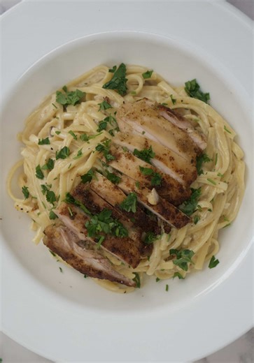 Creamy Chicken Alfredo Pasta Recipe for Easy Weeknight Dinner