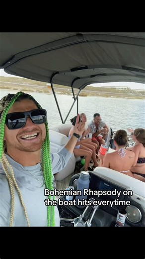 EVERYBODY F***iNG LOCK iN !!! 😂 If you want to be on the most bad ass party boat in Florida with a chill captain … txt 3108807116 to lock in your Adventure Cruise #pontoon #rental #destin #crabisland #bacheloretteparty