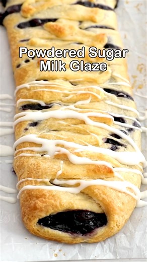 717K views · 15K reactions | 𢡄EASY BLUEBERRY DANISH𢡄 1 8-count can Pillsbury Crescent Rolls 2 cups blueberry pie filling 1 egg white for egg wash ½ cup powdered sugar ½ teaspoon vanilla extract see note 1 tablespoon heavy whipping cream https://www.crazyforcrust.com/easy-blueberry-danish-recipe/ | CrazyforCrust | Facebook