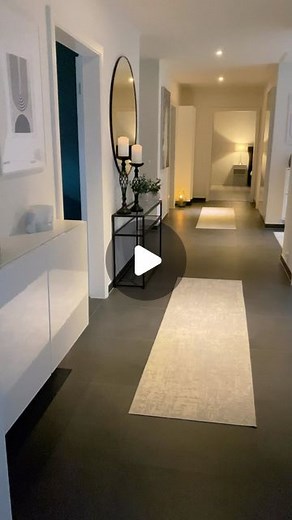 Bea on Instagram: "Flur ❤️ #homeinspiration #corridordesign #homegoals #homeideas #corridor#homedeco #flurinspiration #flur #flurdeko #flurideen #hallwaydesign #germaninteriorbloggers #wohnen #interiordesign #interior #interiors #interiordesigner #interiordecor #interiorstyling #interiores #designdeinteriores #interior123 #interior4all #interiorinspo #fyp #fypシ viral #fypage #interiorandhome #interiordesignideas #diseñodeinteriores #interiordecor"