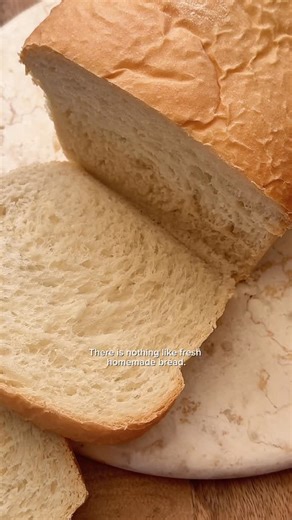 Sally McKenney on Instagram: "My go-to sandwich bread 🍞 I added as much as I could in this caption, but have extremely thorough instructions on my website. It’s linked in my bio or comment SEND and we can dm you the link. ⠀⠀⠀⠀⠀⠀⠀⠀⠀ If you’re intimidated by making yeast bread, this recipe holds your hand through the process! ✨ ⠀⠀⠀⠀⠀⠀⠀⠀⠀ -1 cup (240ml) water, warmed to 110°F (43°C) -1/4 cup (60ml) milk, warmed to 110°F (43°C) -2 1/4 tsp (7g) instant or active dry yeast -2 Tbsp (25g) sugar -4 Tbsp