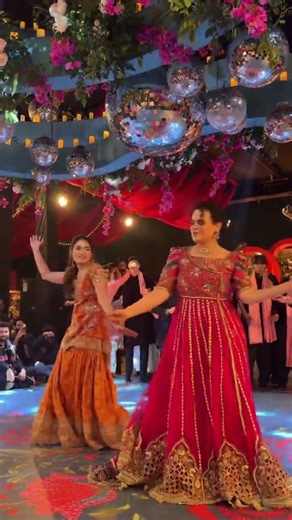 Romantic Couple Dance on Wedding 😍🔥 | Full Performance