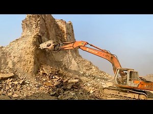 Extreme Excavator Work! Operator’s Dangerous Mountain-Breaking Skills in Action
