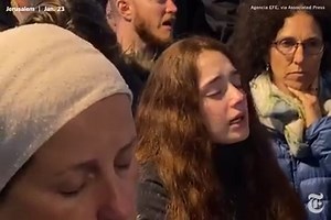 Crowds Pay Tribute to Israeli Soldiers Killed in Blast