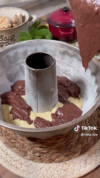 Leckeres Rezept für Marmorgugelhupf mit Schokoladenglasur