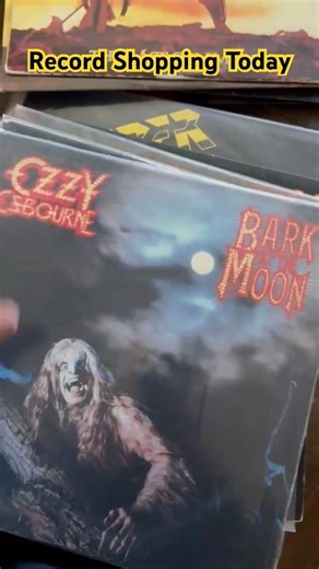 Which one do you pick? 👆🏻 #vinyl #records #80s #metal #fyp #rock #albums