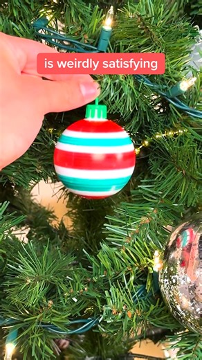 273K views · 459 reactions | https://bit.ly/3ZffK62 ❤️ Create holiday keepsakes with DIY ornament gadgets! | Blossom | Facebook