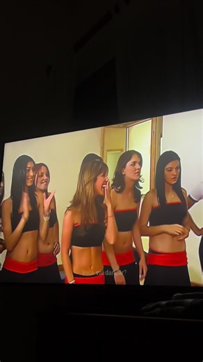 Miguel Brilha na Aula de Dança - Rebeldes Ep 38