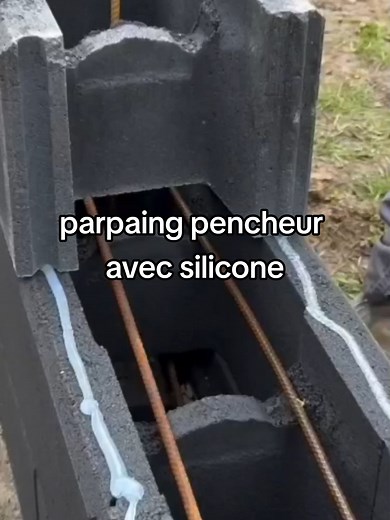 Parpaing pencheur avec silicone : astuce pour étanchéité rapide