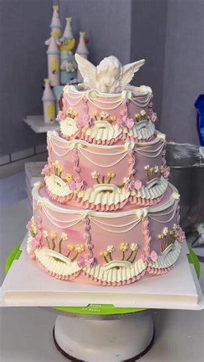 Vintage cake decorating tutorial classic designs you can try at home