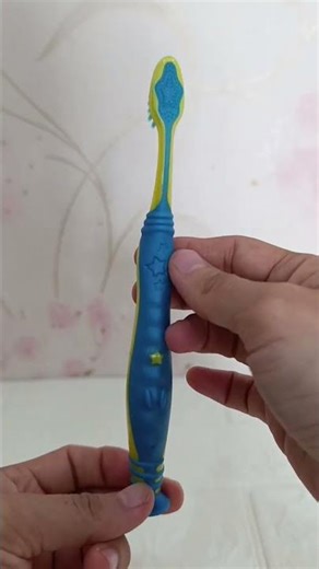 Colgate Kids Minnion Toothbrush