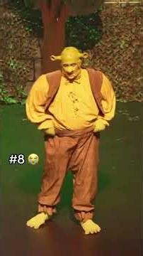SHREK VS HIS PANTS!!! ⚠️ #shrek #shrekthemusical #theaterfail #theatrememes #livefail
