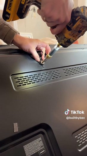 Thsi is the perfect renter friendly TV mount since it doesnt require any studs and the only holes youll make are small nail holes. It took me about 15 minutes to hang our 55” TV. If youre nervous about hanging a TV, this is the perfect mount for you! #tvmount #renterfriendly @HangSmart