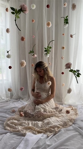 Had the most beautiful time in the floral photoshoot of my dreams today in the home studio of the ever most talented @gigiandkphotography 🤍 Forever, is the amount of time I will cherish these images. 30 weeks pregnant with my darling daughter. A dream come true. #pregnancyphotoshoot #goldcoast #beautiful #floraldesign