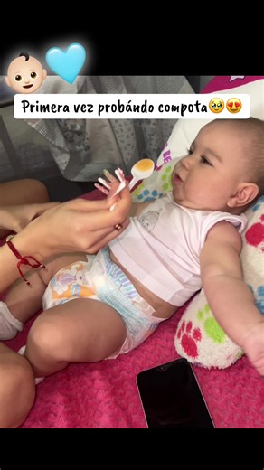 Baby Dominic primera vez probando compota 🥹😍👶🏻🩵#bebeslindos #bebes #bebestiktok #alimentos