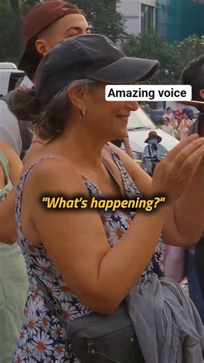 Random Stranger Sings Harry Styles’ Golden 🎤✨ #piano