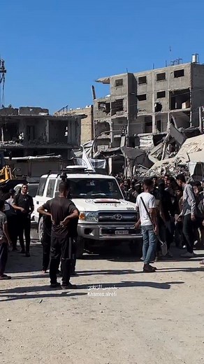 152K views · 27K reactions | وصول آلياتٍ ثقيلة تابعة للجنة المصرية، بتنسيقٍ من الصليب الأحمر، إلى مدينة غزة لانتشال والبحث عن جنود الاحتلال الأسرى شرق حي التفاح داخل الخط الأصفر، بحضور ومتابعة من كتائب القسام | Khames Alrefi | Facebook