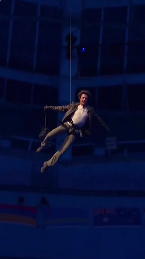 Tom Cruise's Epic Entrance at Paris Olympics 2024 Closing Ceremony