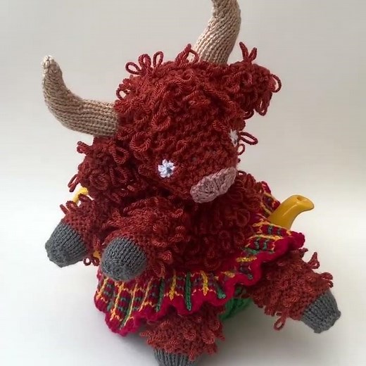 Have you ever seen a Scottish Highland cow dancing? Try this Crazy Cow Knitting Pattern