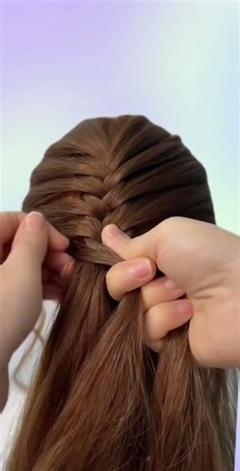 The basic technique of a full head fishbone braid#Compile and distribute tutorials#Hair Ty