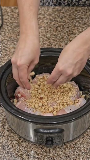 🍗🧄 Slow Cooker Parmesan Crusted Chicken