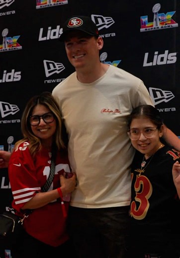Super Bowl Weekend Surprise at Lids Meet-and-Greet