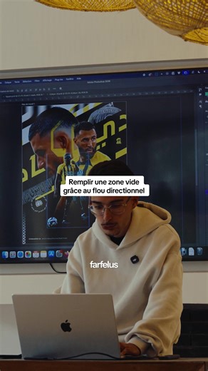 Utiliser le flou directionnel pour remplir une zone vide sur vos affiches ? C’est possible, et voici comment faire. 1️⃣ Identifie la zone vide Repère l’endroit de ton visuel qui manque de matière ou d’équilibre. 2️⃣ Sélectionne un élément du visuel Choisis une forme 2D, un élément de contexte ou un détail du visuel. Par exemple, moi j’utilise un élément du logo (le texte) 3️⃣ Place cet élément dans la zone vide Positionne-le là où tu veux créer de la matière visuelle. 4️⃣ Convertis en objet dyna