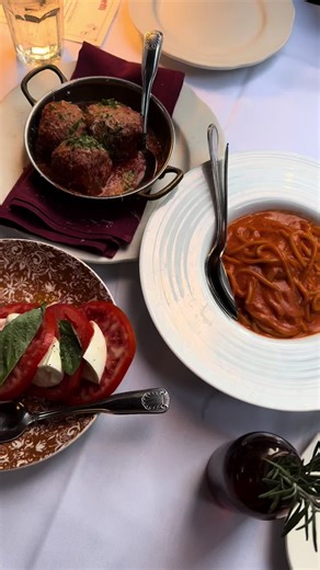 Best Italian dinner in Chicago #chicagofoodie #chicagofood #chicagoeats #italianfoodlover #chicagofoodguide