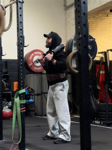 Richard Hill on Instagram: "I’ve spent the week at my laptop, coaching, training or eating. Down time? Reading my kindle. In a wild break to my normal life, the Missus took me to watch my new favourite band: DaySeeker. Loved it. Bringing out the emo in me. (It wasn’t a phase mom, it’s a lifestyle 🤘🏻) Shoutout to @goldstandardnutrition who are my choice for lunch every day. Fast, easy and smashing my macros. Checking out now - catching up on the Winter Olympics. If you need me I’l