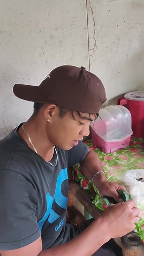 Nasa pool daw🤧🤦‍♂️ (Ilocano vs tagalog) #funnyreels #ilocanoreels #couplecomedy #ilocanovstagalog #forentertainmentpurposesonly | Bodonia Wilmer