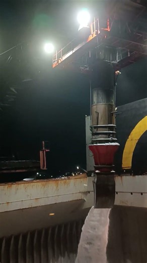 loading salt from cedros island