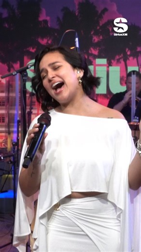 Caliente SiriusXM | Daniela Darcourt "Ya No Te Amo" LIVE @ SiriusXM @danieladarcourtoficial ☆ entrevista y presentación en vivo desde los estudios de... | Instagram