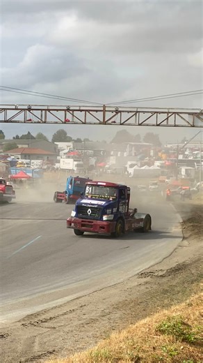 Ce week-end c’est le camion cross de Saint Junien. Voici quelques images de hier. #saintjunien #camioncross #truck #camion #racing ASA Terre de St Junien | Jojo Pichon