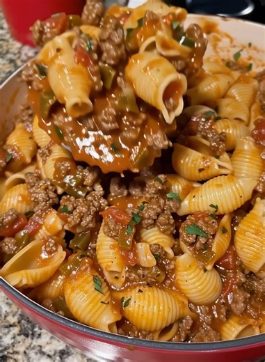 264K views · 1.6K reactions | "My husband said to never ever make this again... because he couldn't stop eating it! Haha. Sorry, babe, this recipe is a keeper!" 헙헨헟헟 헥험헖헜헣험 헕험헟헢헪  | Easy Recipes | Facebook