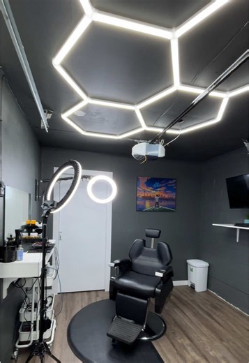 Transform Your Look: Book a Barber Appointment Today
