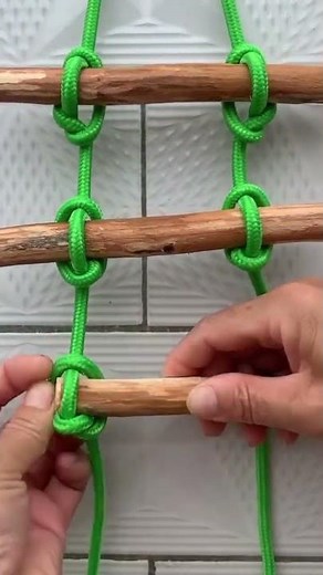 This is the process of installing or making a simple ladder from wooden sticks and bogie rope.