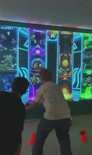 Apprendre et faire du sport autrement avec le mur interactif DIBLOOM