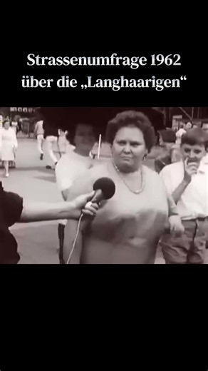 Anfang der 1960er Jahre wurden langhaarige junge Männer in Deutschland überwiegend sehr kritisch und ablehnend wahrgenommen. In der konservativen Gesellschaft der Adenauer-Zeit galt ein gepflegtes, kurzes Haar als Norm, besonders bei Männern, während längere Haare schnell als Zeichen von Unordnung, Rebellion oder „Verwahrlosung“ interpretiert wurden. Viele verbanden langhaarige Jugendliche mit amerikanischer Popkultur wie Rock’n’Roll, „Halbstarken“ oder allgemeiner Jugendkriminalität, auch wenn 